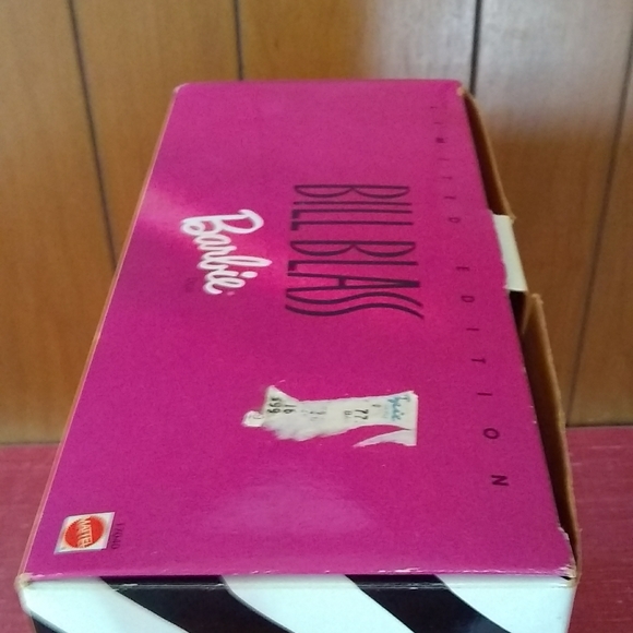 NIB Bill Blass Barbie 1996 Limited Edition - Picture 5 of 8